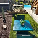 Little Paradise Homestay *